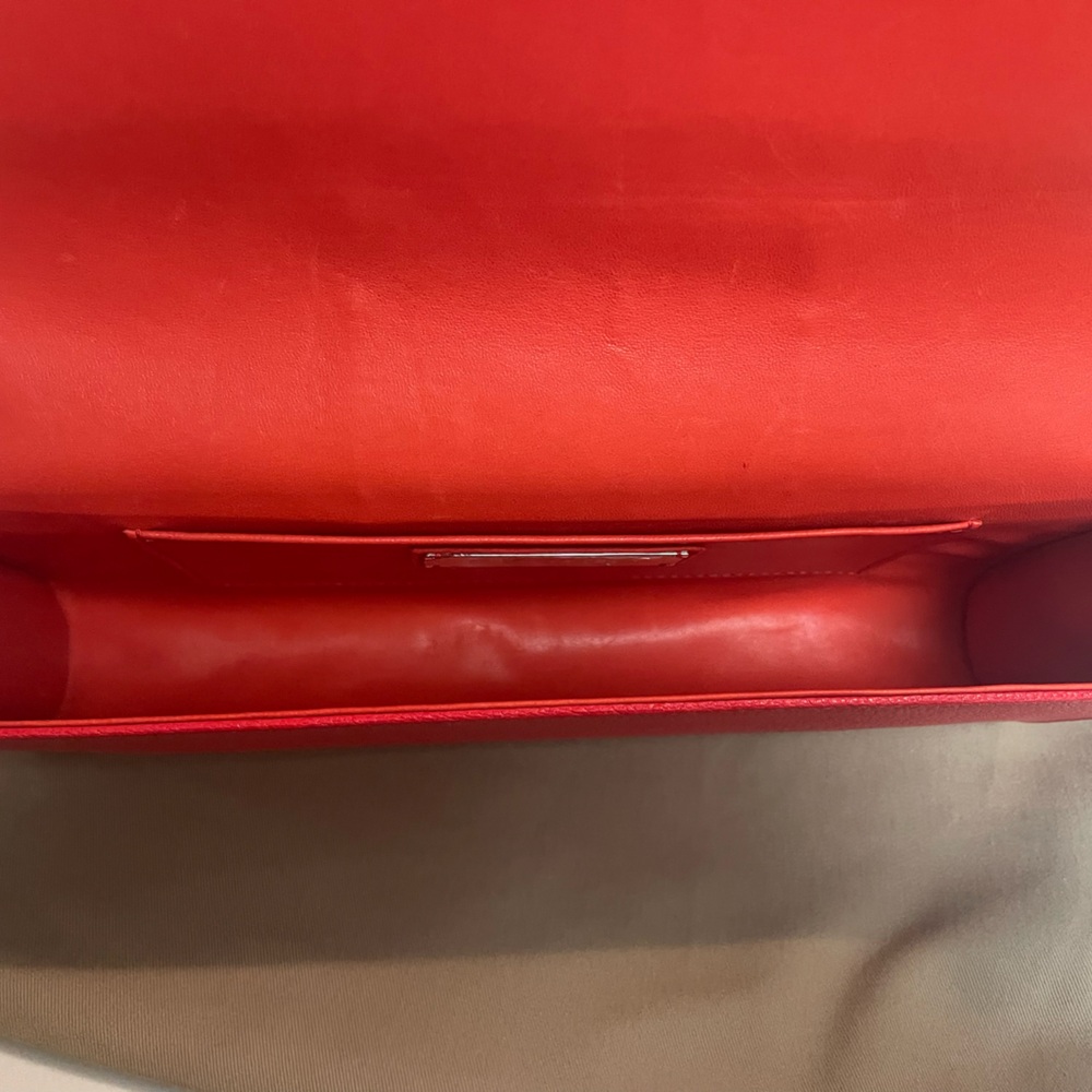 Perrin Le Cabriolet Hand Insert Red Clutch - Picture 8 of 11